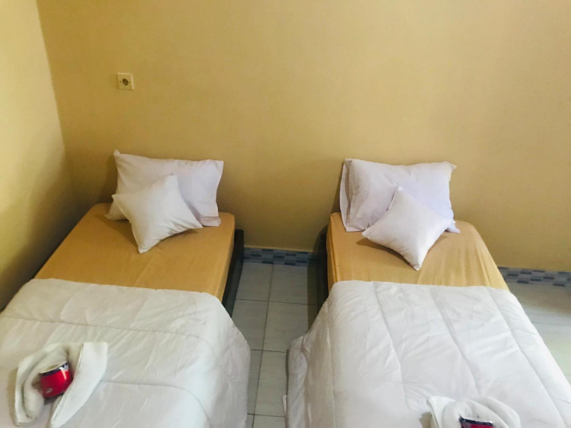 Kampung Homestay Kuta  Exterior foto