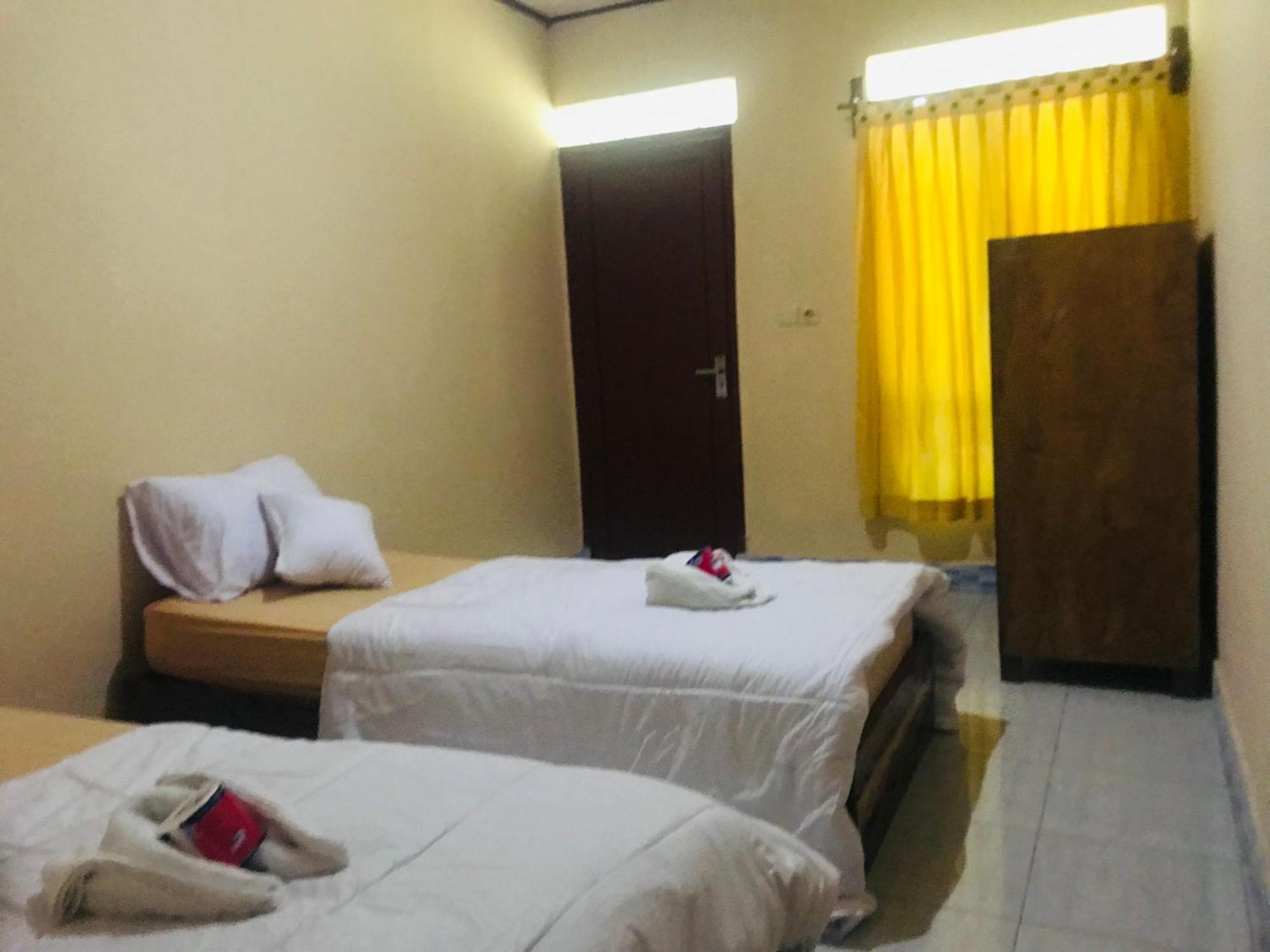 Kampung Homestay Kuta  Exterior foto